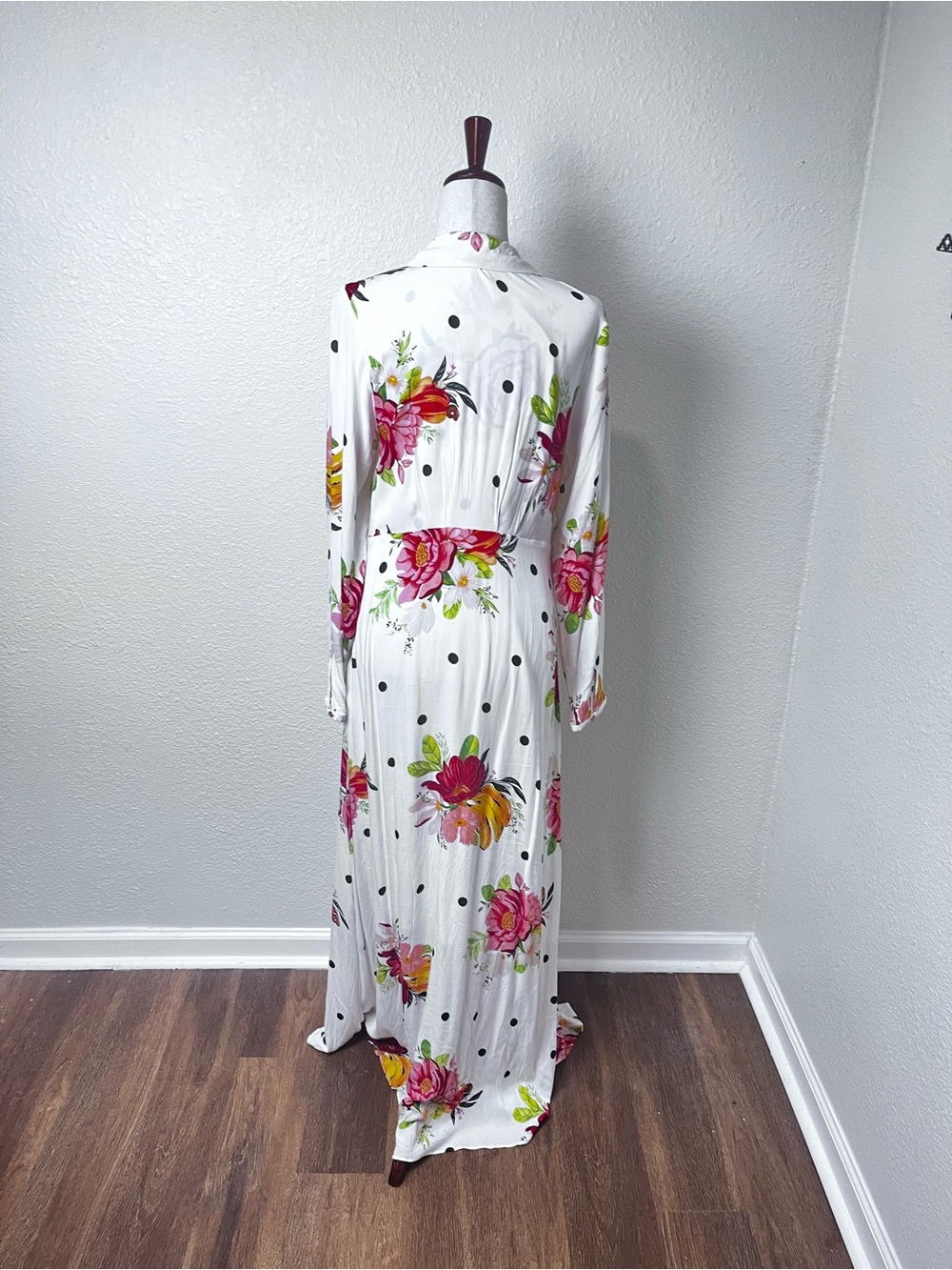 Farm Rio Nanaju Maxi Poka Dot Floral Dress Size Medium - Picture 5 of 9